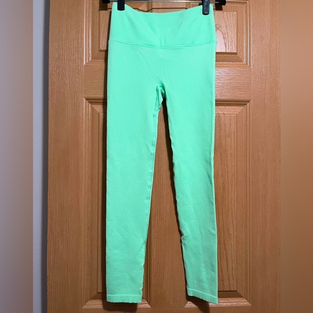 All in Motion Women's High Rise Ribbed Seamless Leggings in Neon Green Size Med